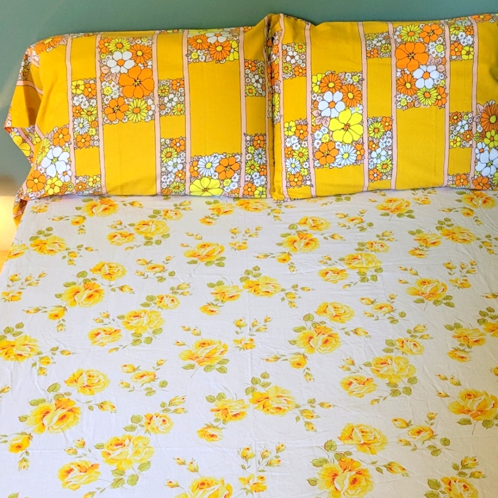 VINTAGE King Size 100% Cotton Flat Sheet, W/2 King Cases Cotton Blend